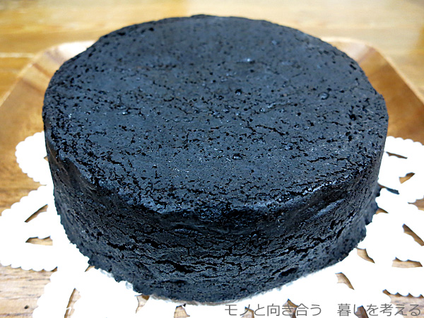 真っ黒チーズケーキ