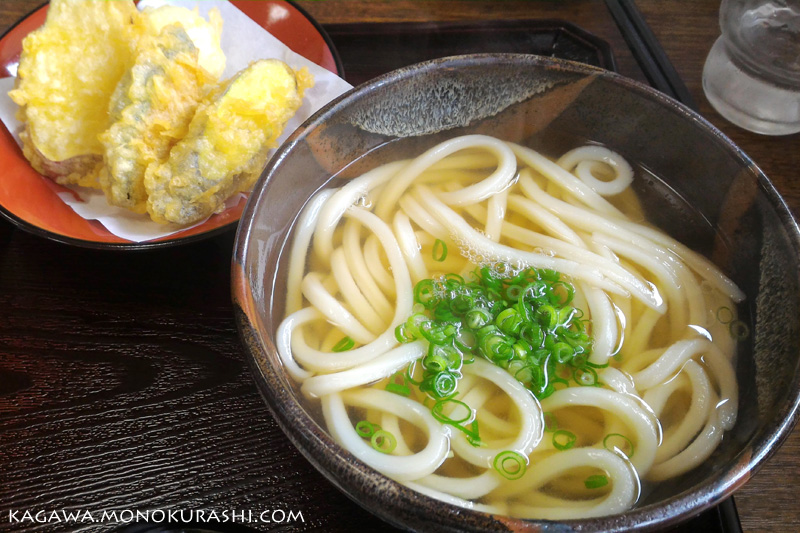 マルタツ手打ちうどんのかけうどん